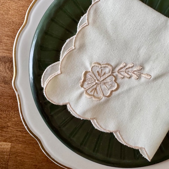 Vintage Linen Napkins - Picture 3 of 5